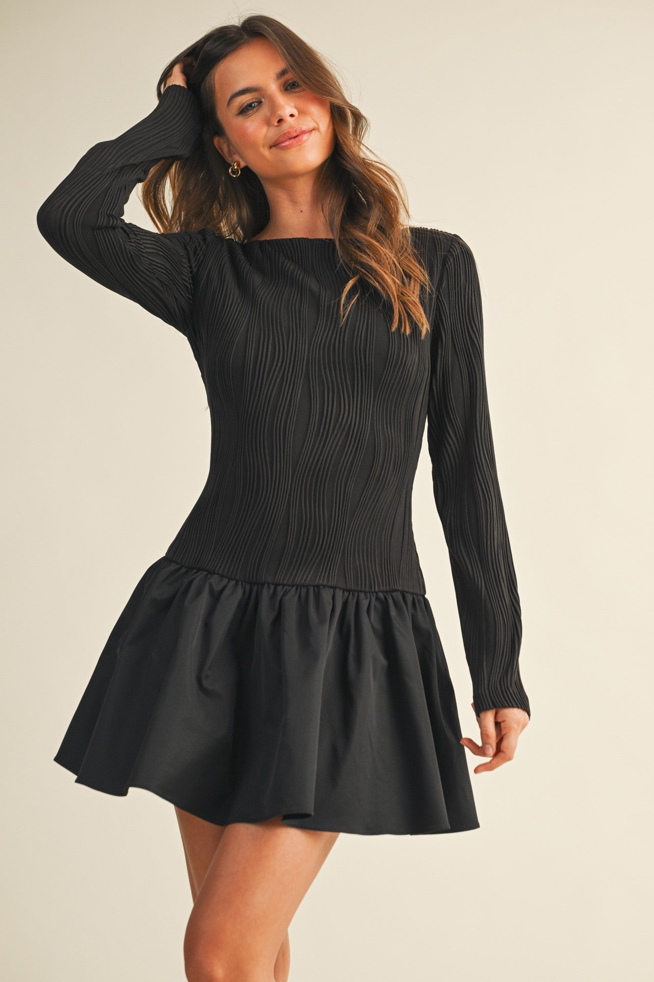 black boat neck long sleeve flare dress