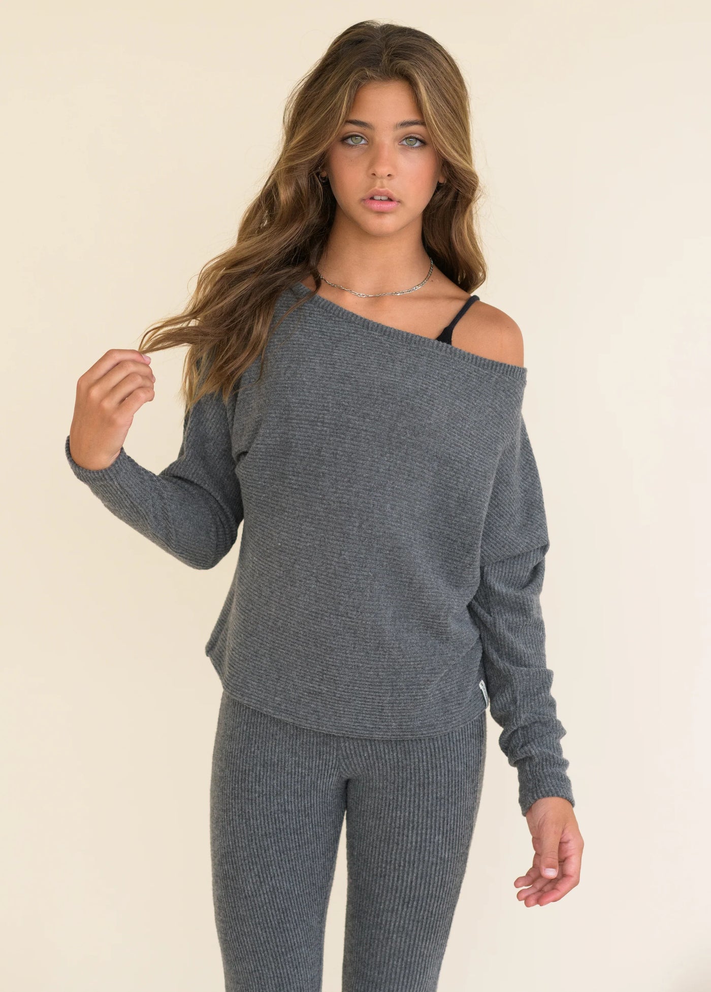 kaveah heather charcoal hacci ribbed pullover