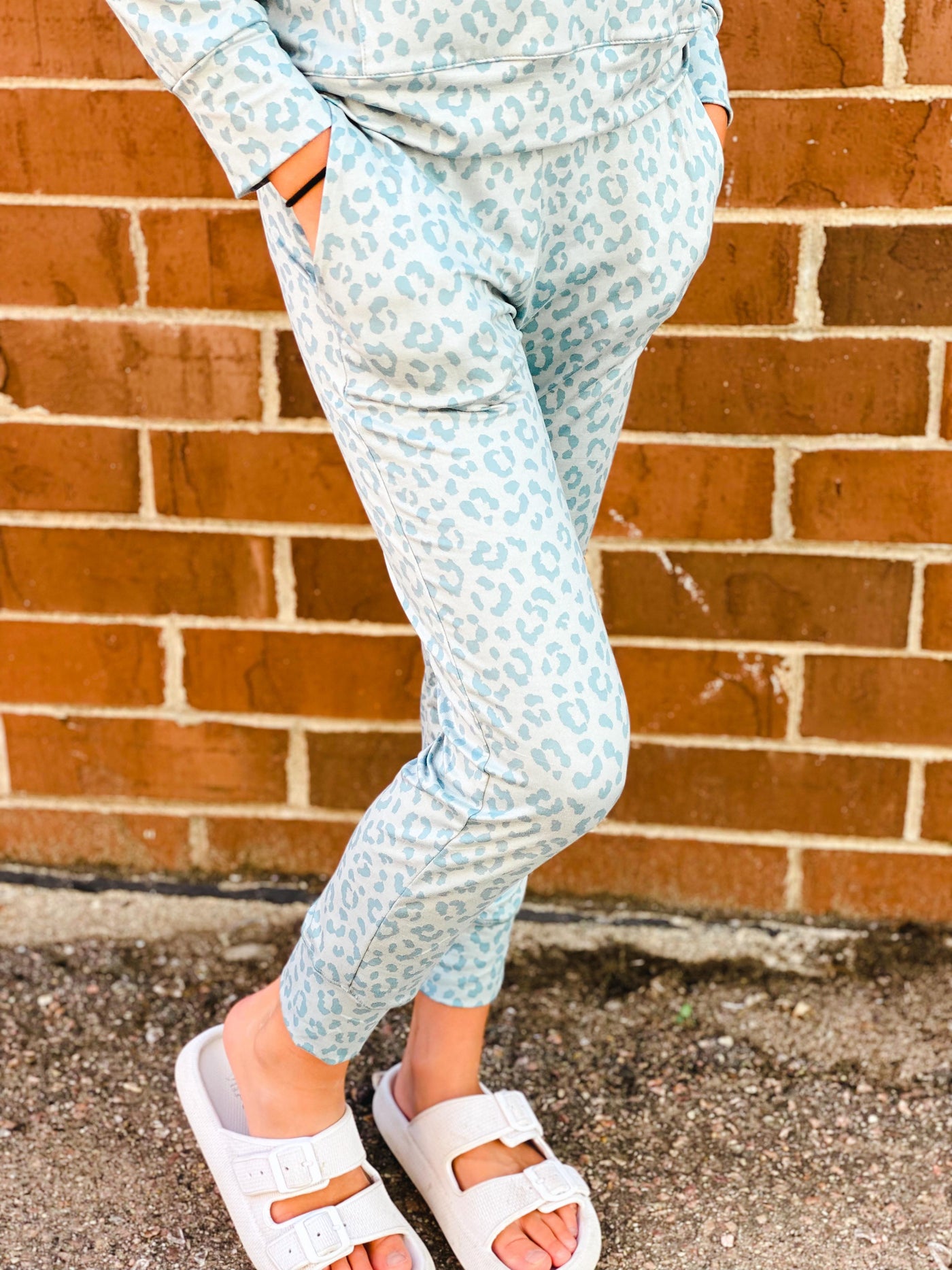 turquoise leopard jogger