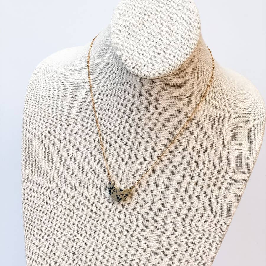 SPOTTED STONE PENDANT NECKLACE