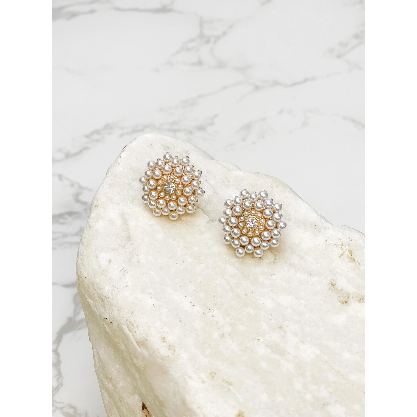 pearl daisy stud earrings