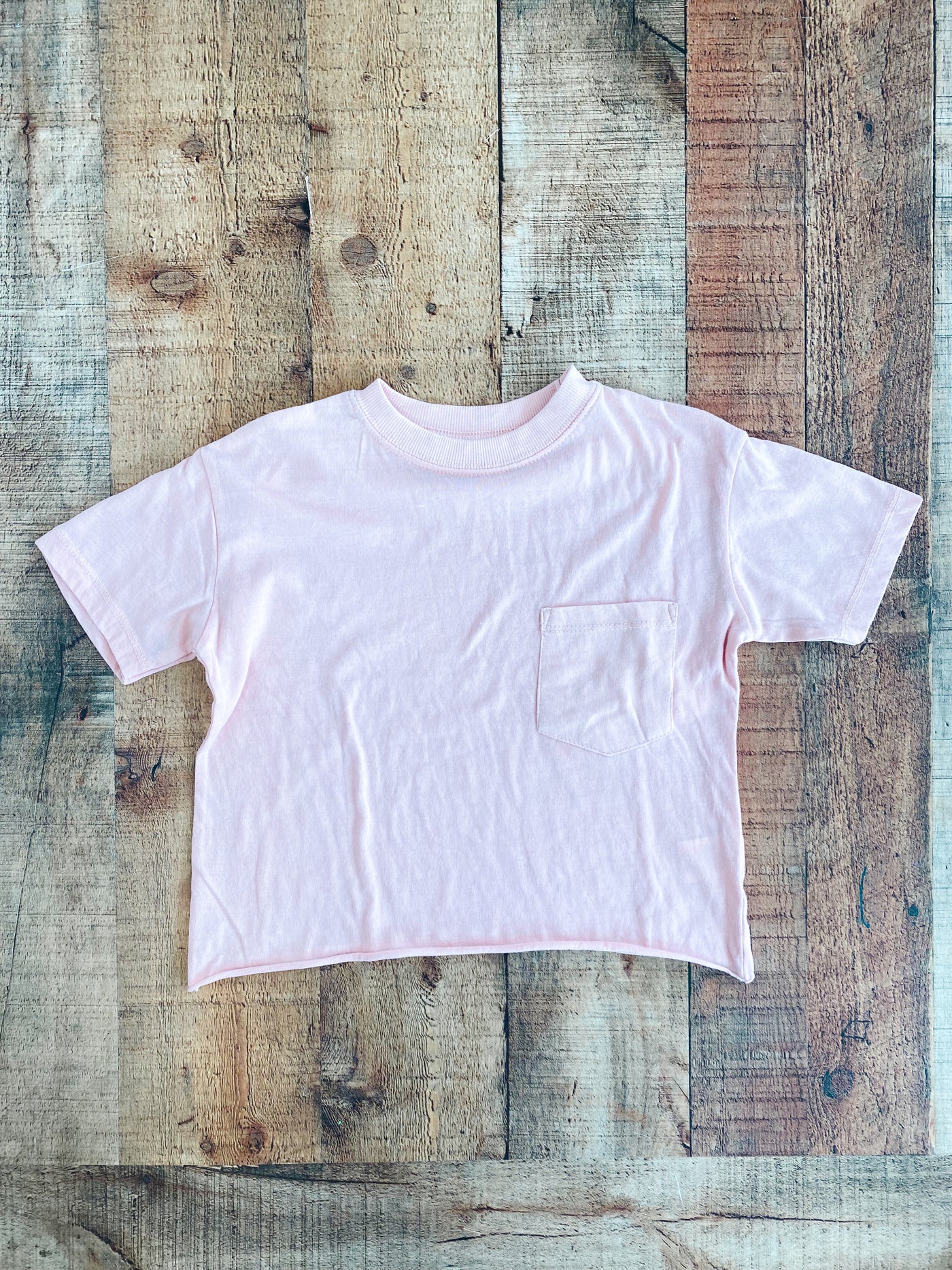 misty coral cropped pocket tee